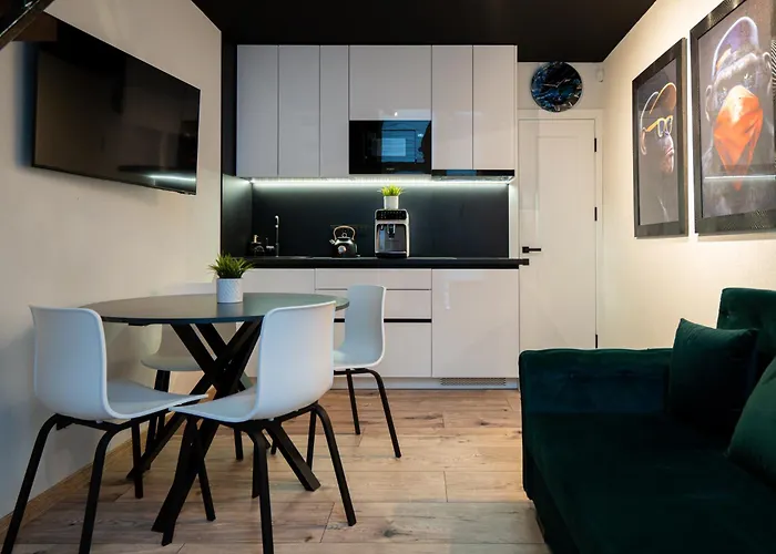 Black White Apartman